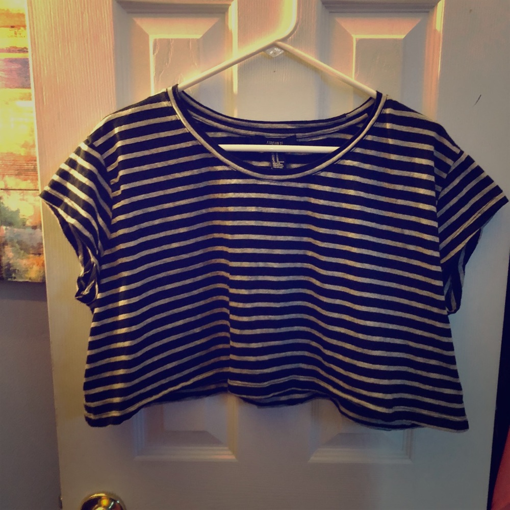🔹FIRM🔹Forever21 Crop Top